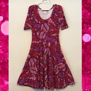 Lularoe Medium nicole feathers/ leaves